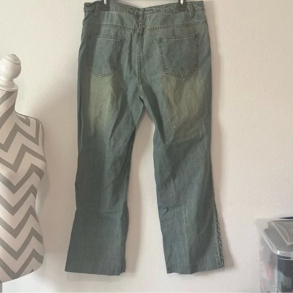 Embroidered Boyfriend Jeans in Blue and Green - Picture 5 of 8